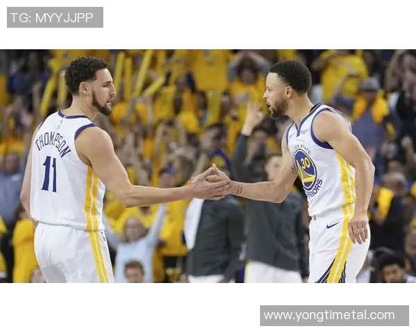 2016年勇士与太阳对决赛程回顾及精彩瞬间分析